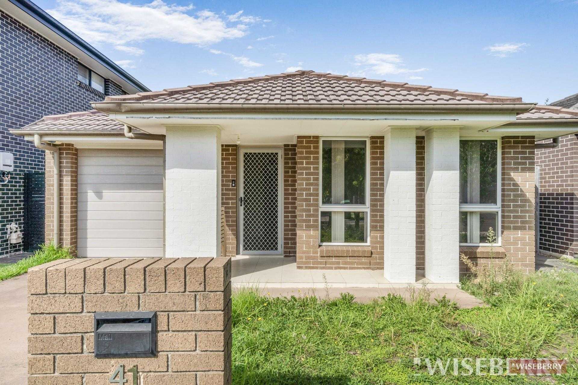 41-travers-street-moorebank-nsw-2170-11970