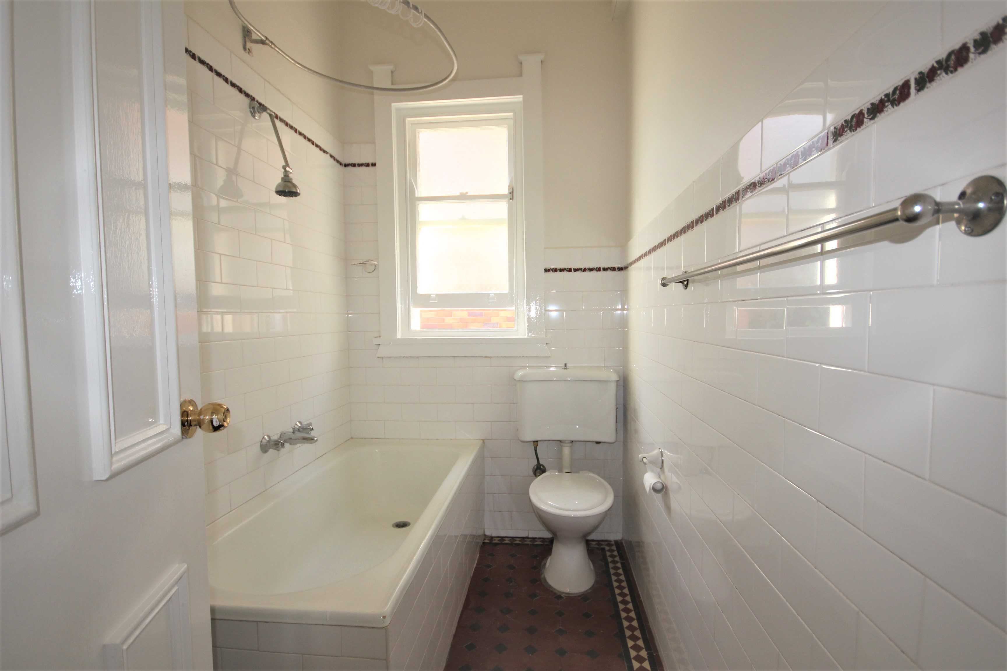 2-44-gordon-crescent-stanmore-nsw-2048-10371
