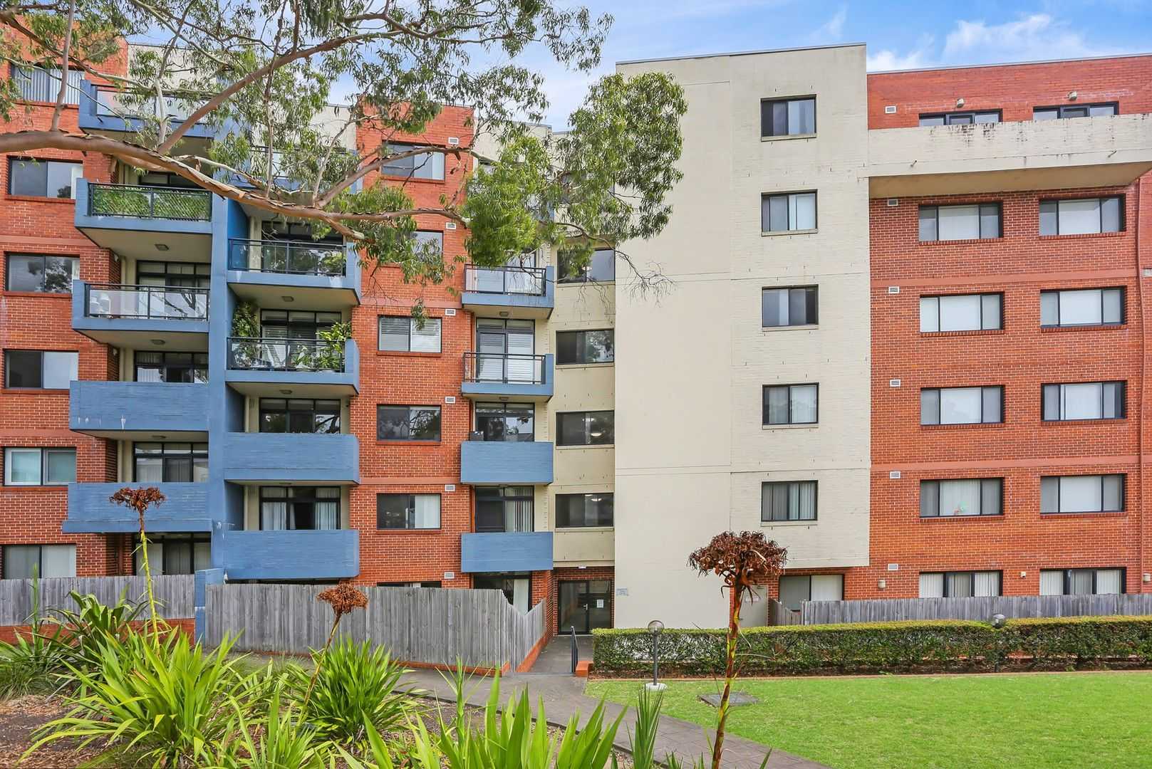 73-1-russell-street-baulkham-hills-nsw-2153-11200