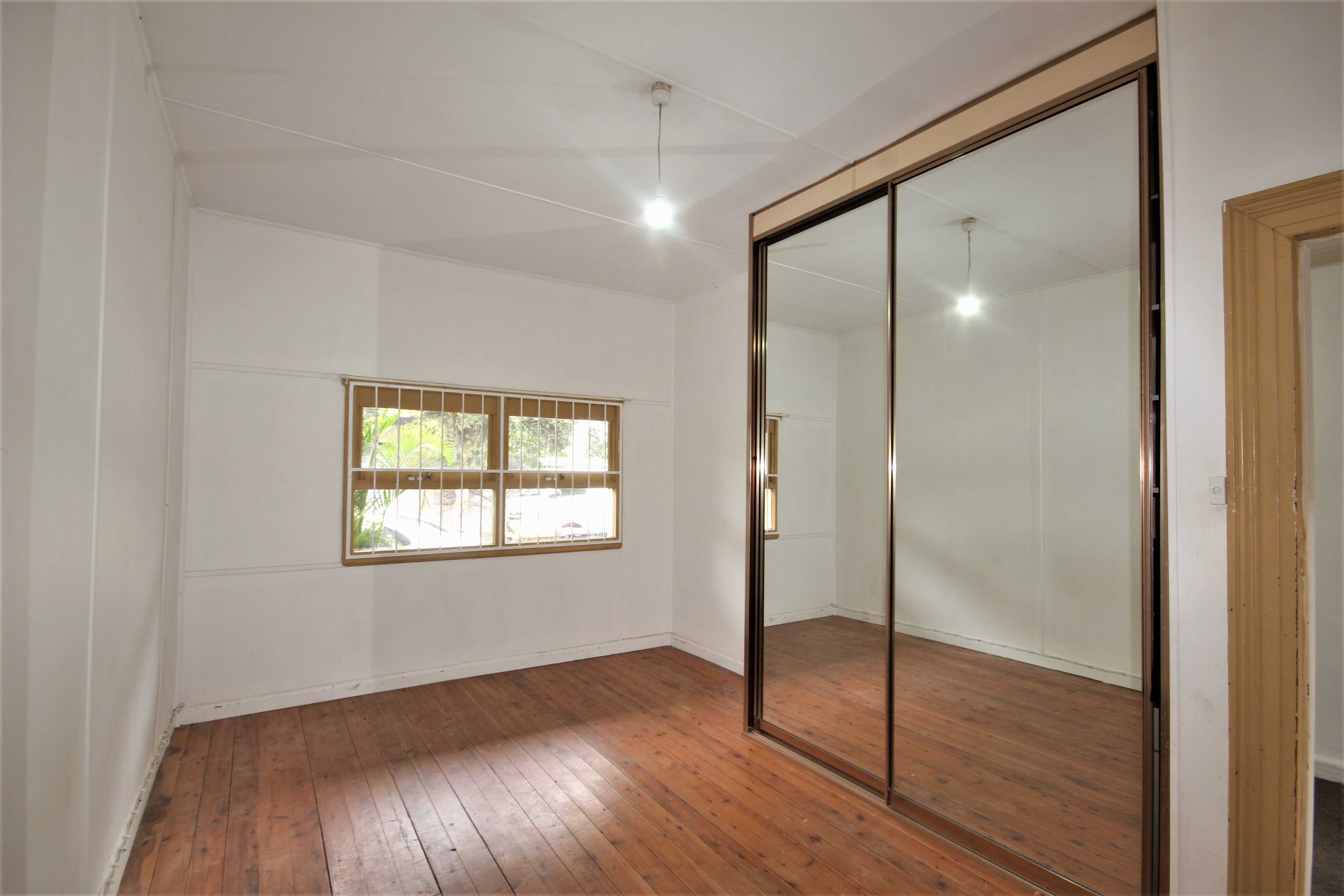 19-gladstone-street-enmore-nsw-2042-11601