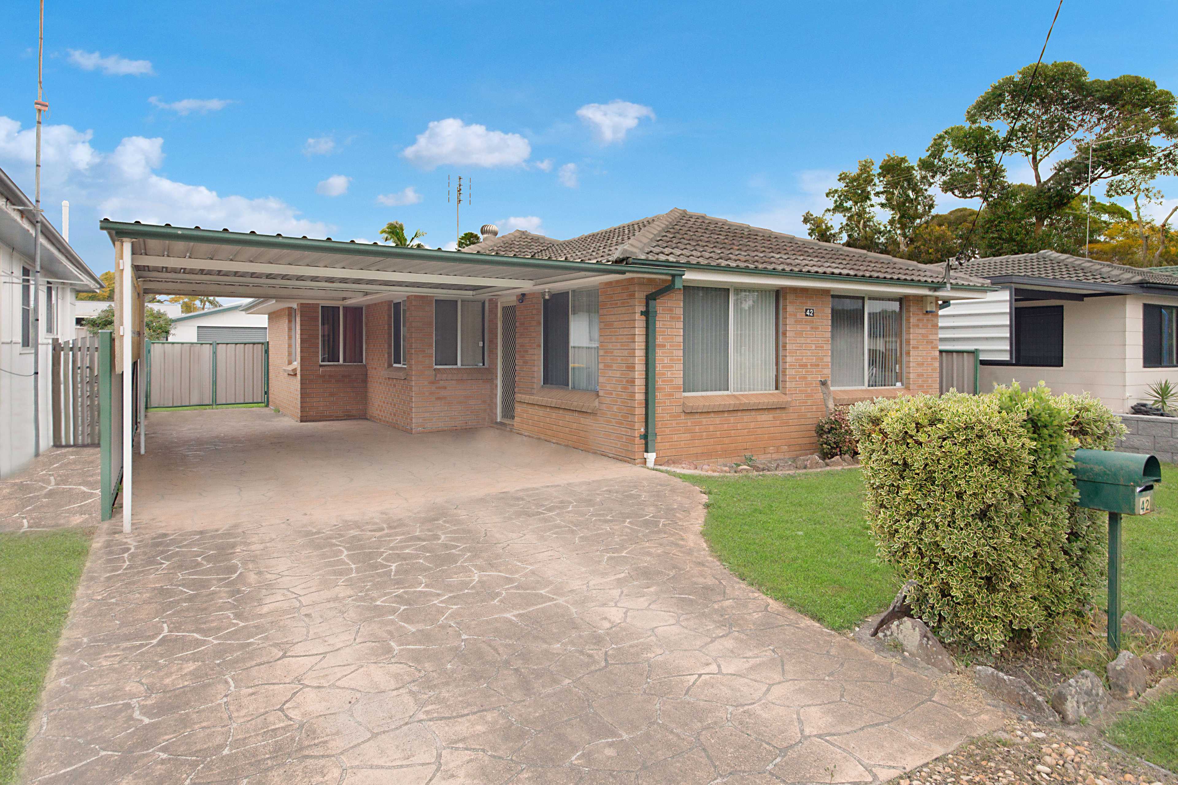 42-dunalban-avenue-woy-woy-nsw-2256-3031