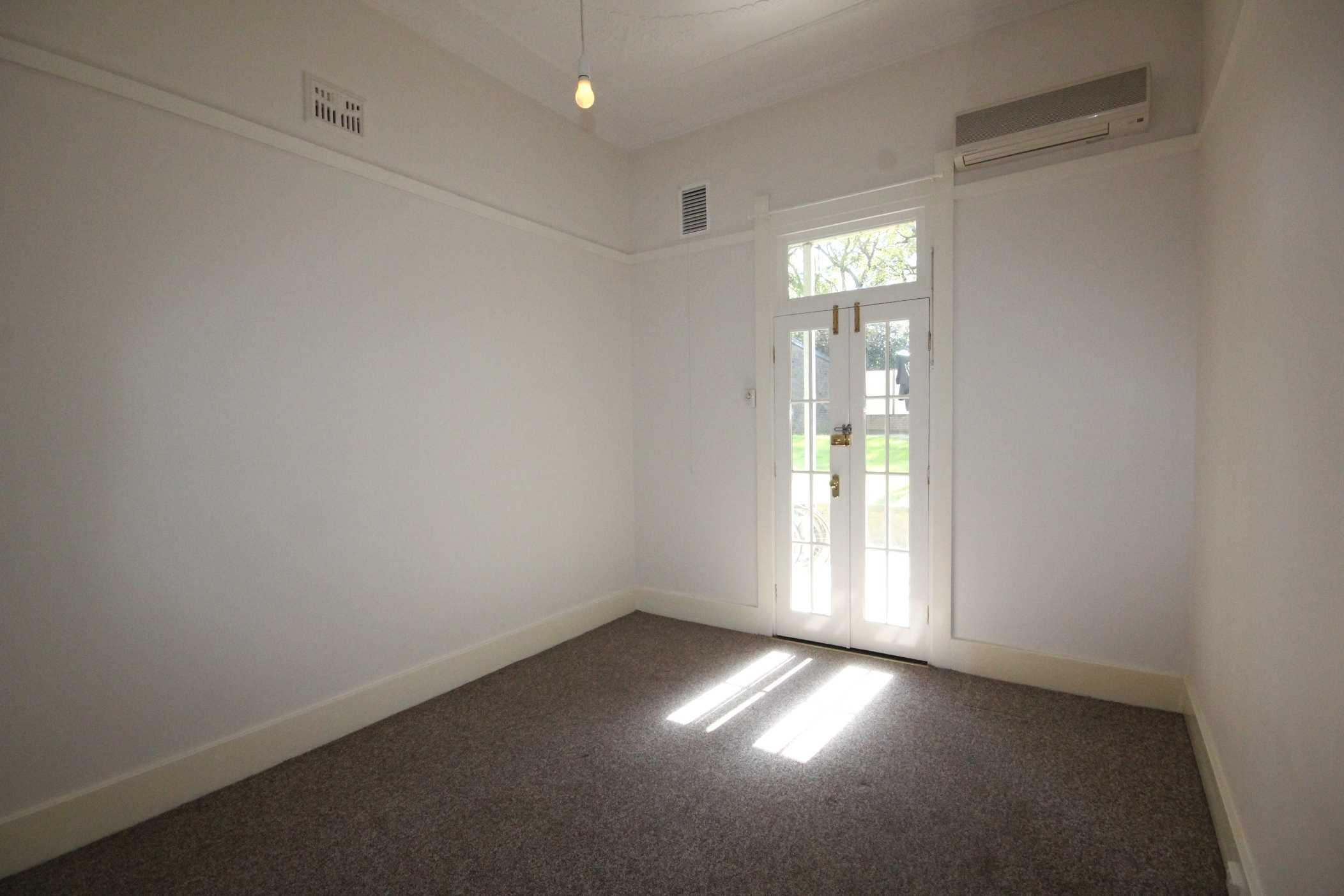 4-44-gordon-crescent-stanmore-nsw-2048-6394