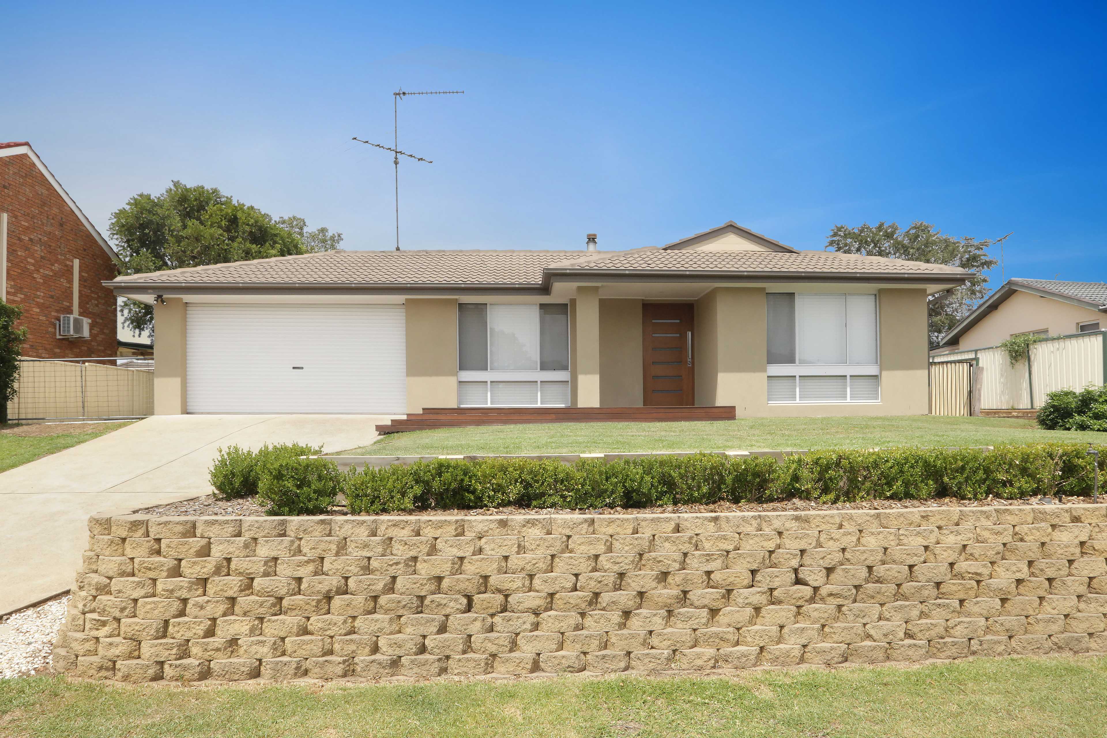 7-smallwood-road-mcgraths-hill-nsw-2756-6619