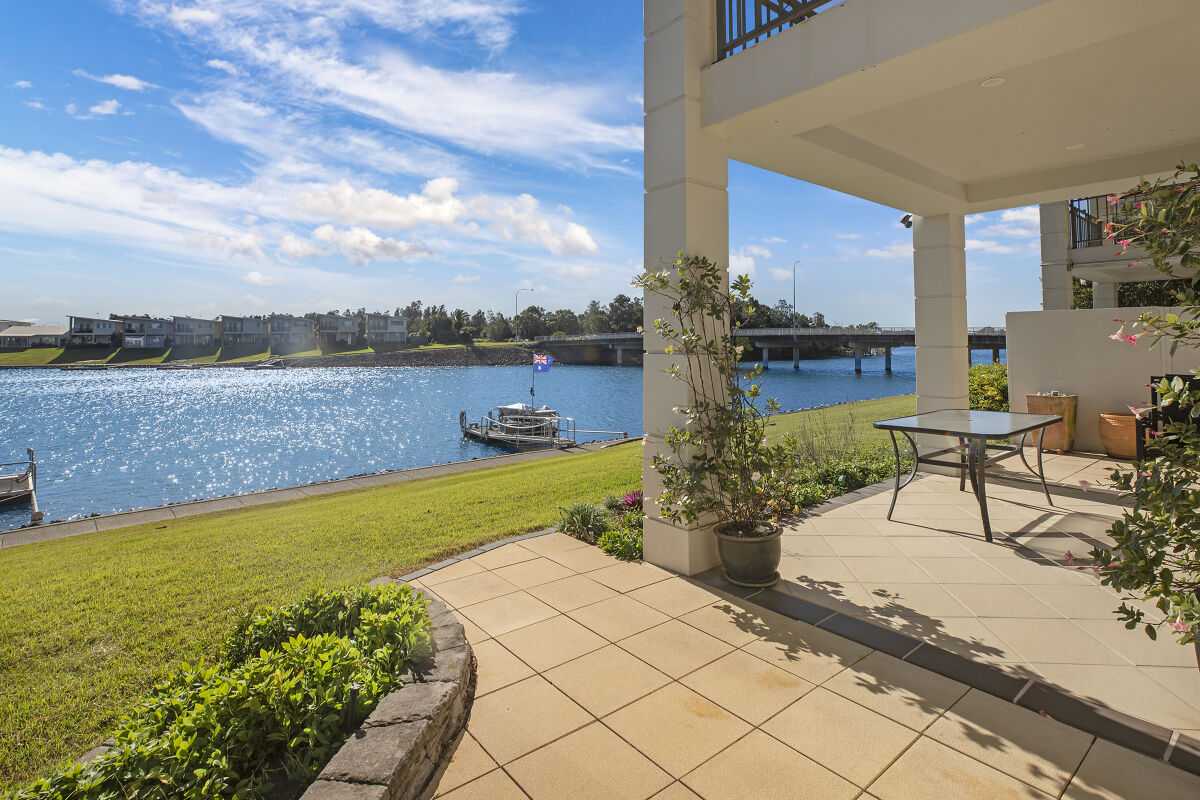 22-the-promenade-port-macquarie-nsw-2444-8824