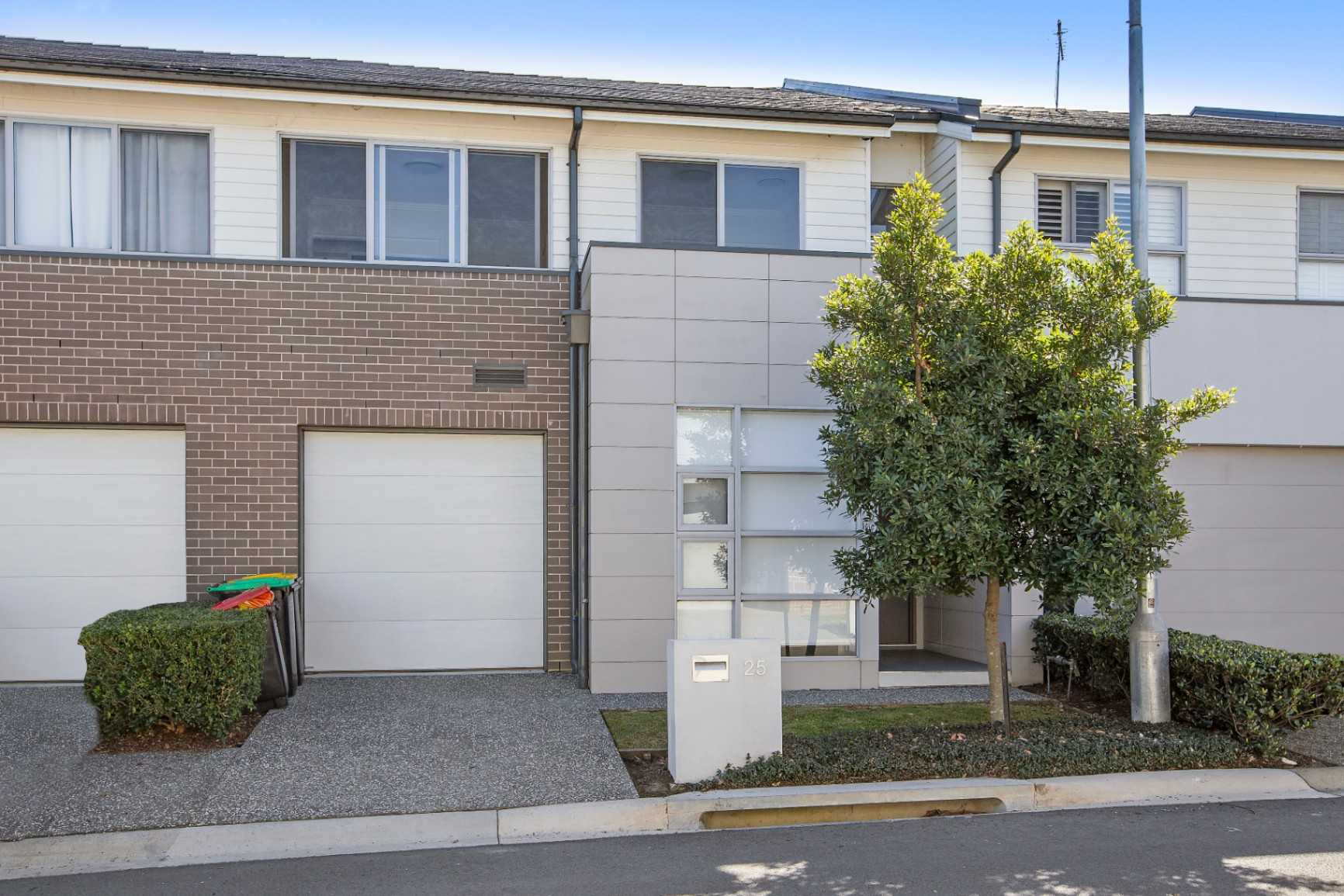 25-aspect-crescent-glenmore-park-nsw-2745-8913