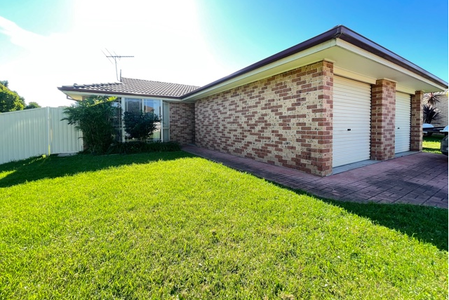 2-bargo-place-prestons-nsw-2170-9811