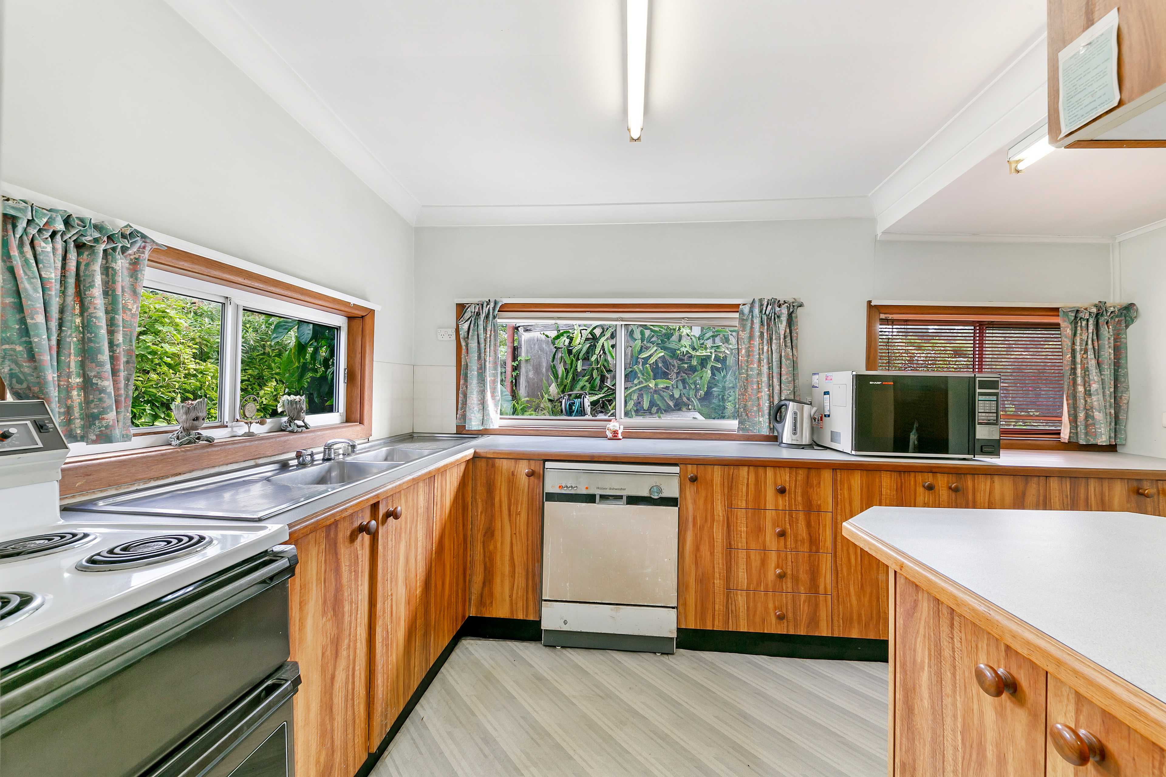 2-parkland-avenue-pendle-hill-nsw-2145-28497