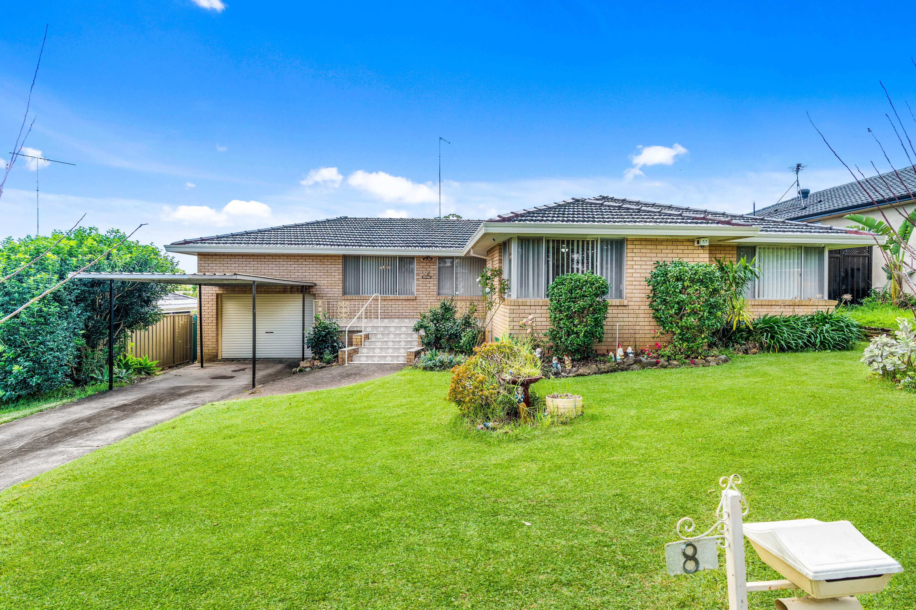 8-kooloona-crescent-bradbury-nsw-2560-28523