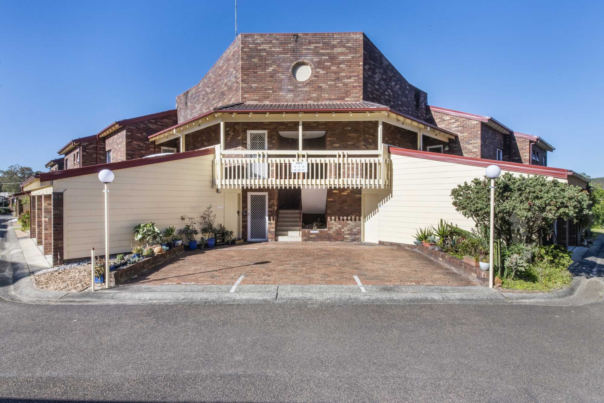 11-15-lorraine-avenue-berkeley-vale-nsw-2261-28769