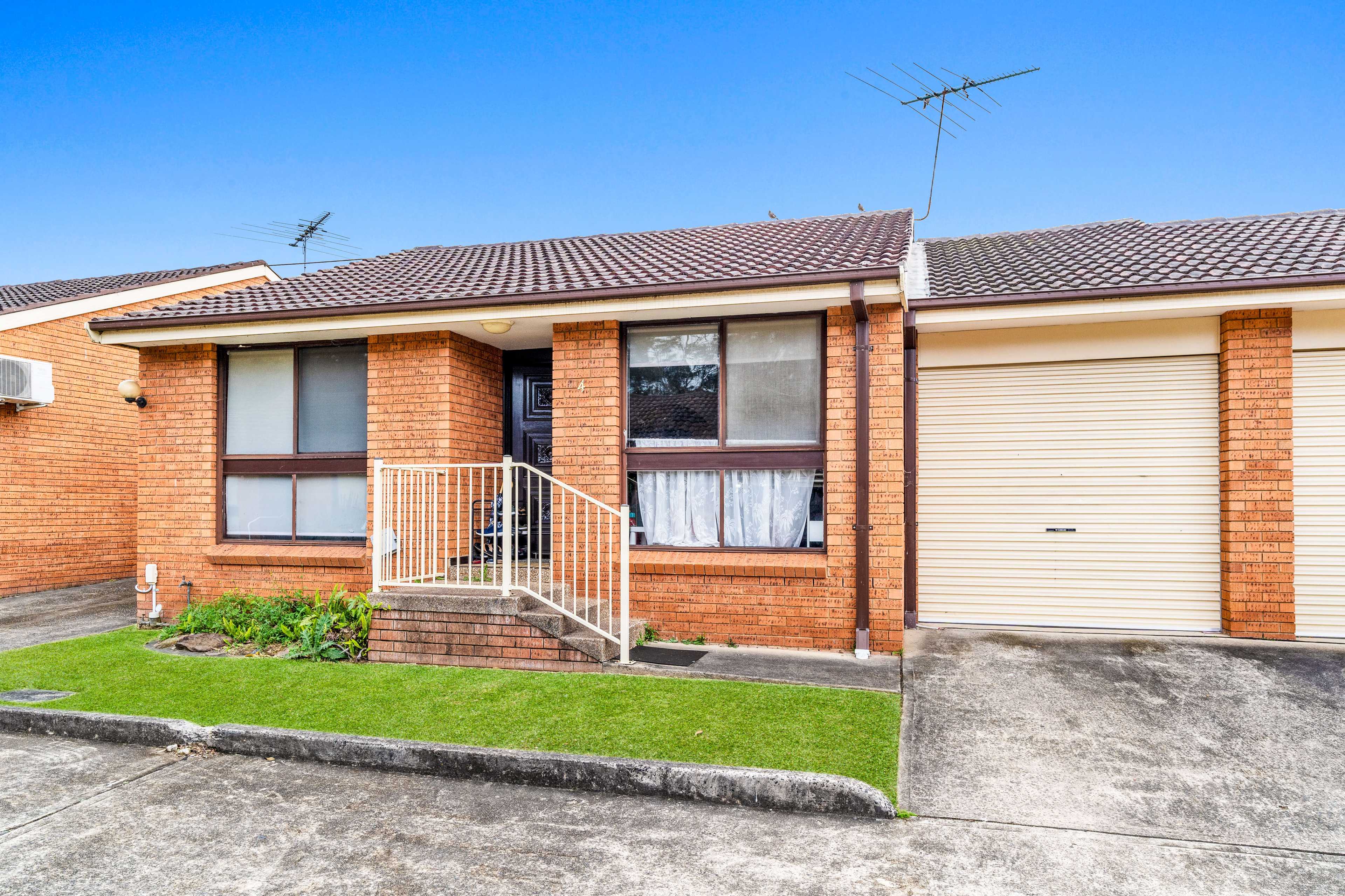 4-19-21-third-avenue-macquarie-fields-nsw-2564-28976